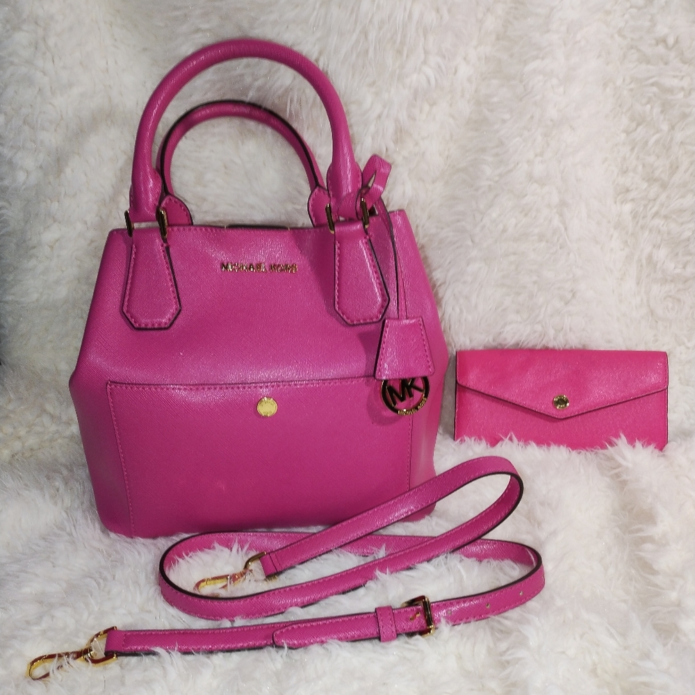 Michael Kors purse and matching wallet